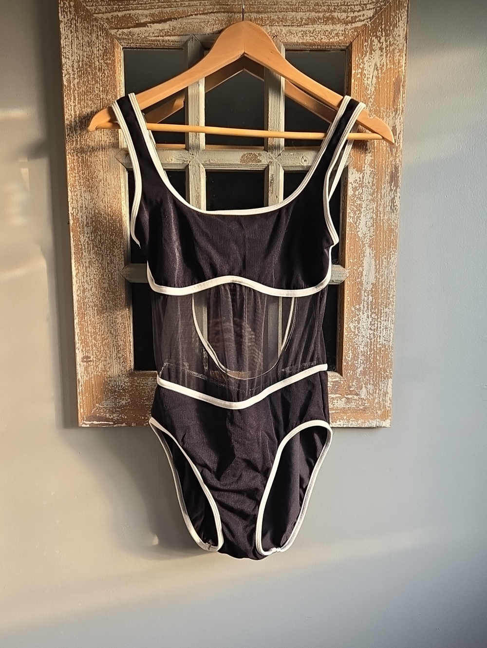 Ann Klein One-Piece Swimsuit with White Trim. Large